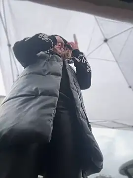 DaisyVibesss online show from March 1, 3:16 pm