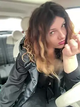 DaisyVibesss online show from March 12, 3:29 pm