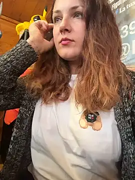 DaisyVibesss online show from December 17, 11:05 am