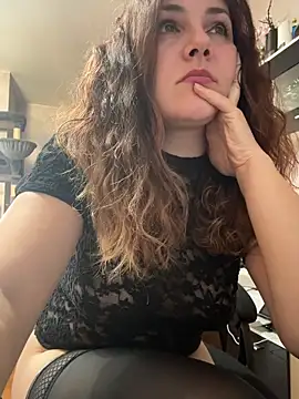 DaisyVibesss online show from February 25, 8:24 am