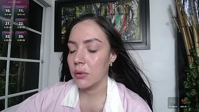 Snapshot of brianna_196 chatting on May 18, 8:25 pm brianna 196 online show from May 18, 8:25 pm