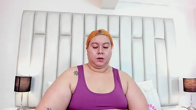 aandreaperez online show from March 3, 11:33 am