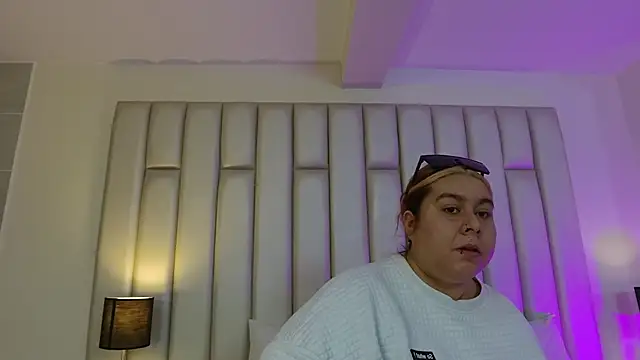 aandreaperez online show from January 13, 1:05 pm