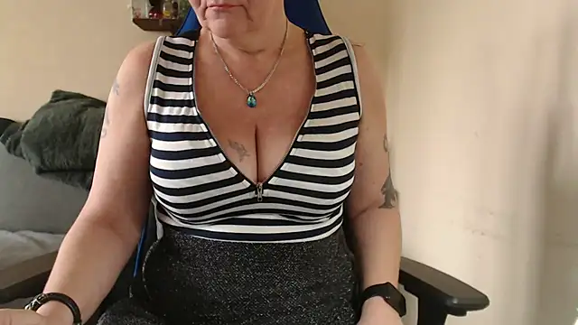 Diablica41 online show from November 25, 9:42 am