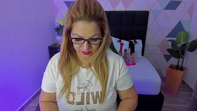 gisela27 online show from September 10, 12:49 pm