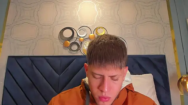 Snapshot of SebastianMaximoff chatting on December 30, 12:09 pm SebastianMaximoff online show from December 30, 12:09 pm