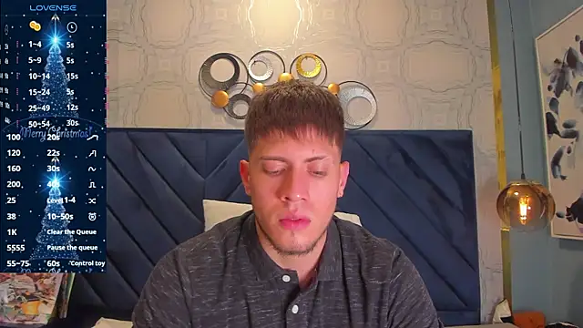 Snapshot of SebastianMaximoff chatting on December 30, 6:16 pm SebastianMaximoff online show from December 30, 6:16 pm