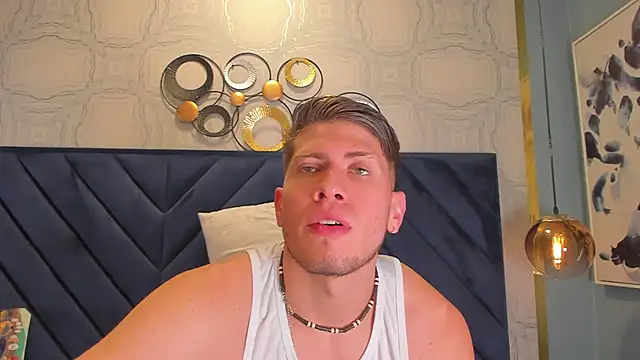 Snapshot of SebastianMaximoff chatting on January 4, 6:19 pm SebastianMaximoff online show from January 4, 6:19 pm