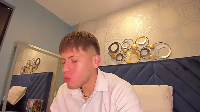 Snapshot of SebastianMaximoff chatting on January 10, 12:04 pm SebastianMaximoff online show from January 10, 12:04 pm