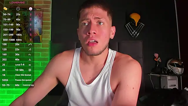 Snapshot of SebastianMaximoff chatting on February 2, 4:43 pm SebastianMaximoff online show from February 2, 4:43 pm