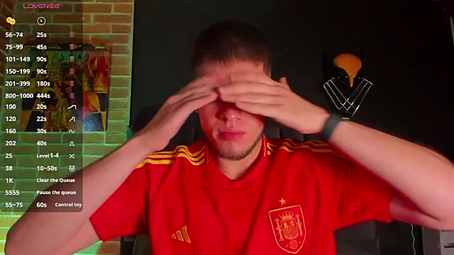 Snapshot of SebastianMaximoff chatting on February 6, 1:21 pm SebastianMaximoff online show from February 6, 1:21 pm