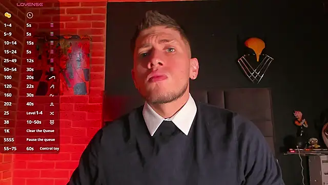 Snapshot of SebastianMaximoff chatting on February 8, 12:39 pm SebastianMaximoff online show from February 8, 12:39 pm