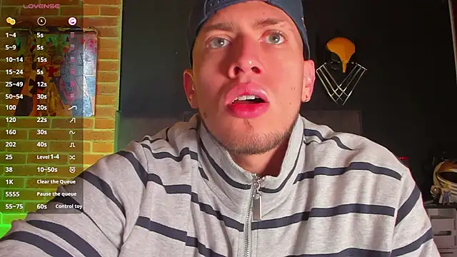 Snapshot of SebastianMaximoff chatting on February 19, 1:28 pm SebastianMaximoff online show from February 19, 1:28 pm