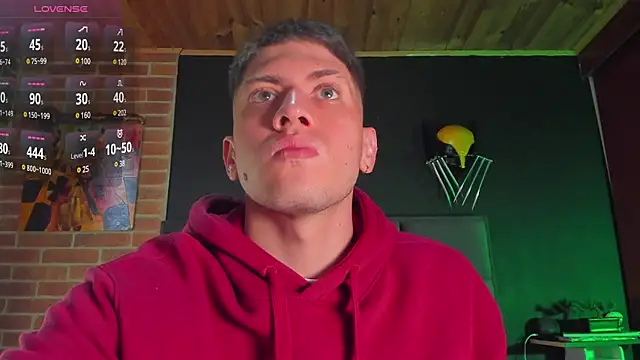 Snapshot of SebastianMaximoff chatting on March 20, 12:53 pm SebastianMaximoff online show from March 20, 12:53 pm