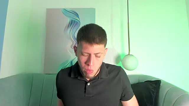 Snapshot of SebastianMaximoff chatting on September 30, 8:03 pm SebastianMaximoff online show from September 30, 8:03 pm