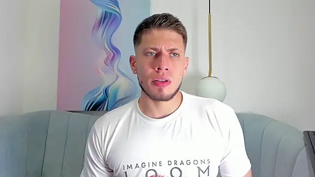 Snapshot of SebastianMaximoff chatting on October 18, 4:41 pm SebastianMaximoff online show from October 18, 4:41 pm