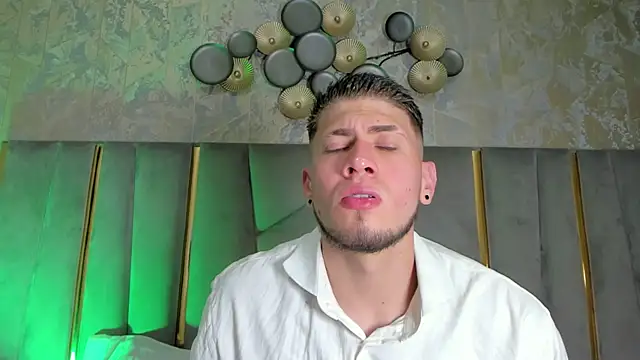 Snapshot of SebastianMaximoff chatting on November 29, 8:12 pm SebastianMaximoff online show from November 29, 8:12 pm