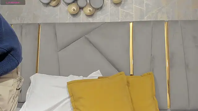 Snapshot of SebastianMaximoff chatting on December 3, 7:34 pm SebastianMaximoff online show from December 3, 7:34 pm