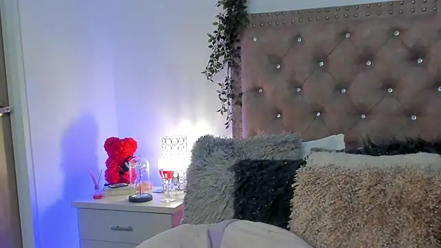 Snapshot of Lissa_gray chatting on February 24, 3:12 am Lissa gray online show from February 24, 3:12 am