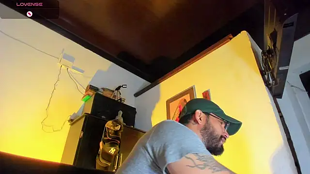 CamiloGray  online show from October 28, 2:09 pm