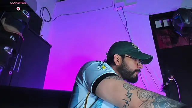 CamiloGray  online show from December 19, 2:35 pm