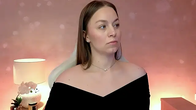 MilaFleur online show from May 7, 2:11 pm