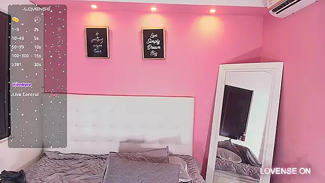 Snapshot of hornyhousekeeper_ chatting on December 18, 12:29 pm hornyhousekeeper  online show from December 18, 12:29 pm