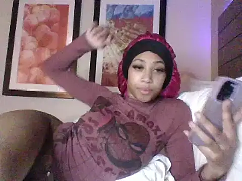 Snapshot of sexybribri@xh chatting on January 1, 9:28 am sexybribrixh online show from January 1, 9:28 am