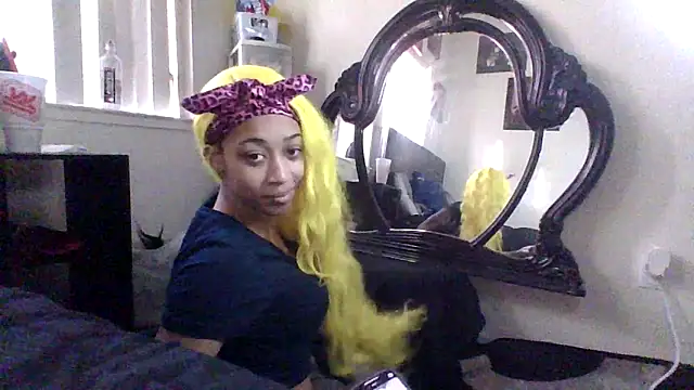 Snapshot of sexybribri@xh chatting on January 14, 11:27 pm sexybribrixh online show from January 14, 11:27 pm