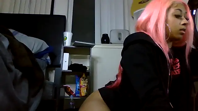 Snapshot of sexybribri@xh chatting on March 11, 4:32 am sexybribrixh online show from March 11, 4:32 am