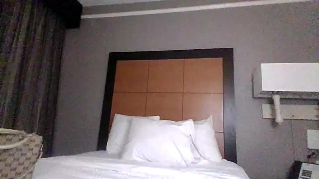 Snapshot of sexybribri@xh chatting on October 11, 4:12 am sexybribrixh online show from October 11, 4:12 am