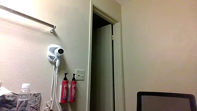 Snapshot of sexybribri@xh chatting on October 18, 5:10 am sexybribrixh online show from October 18, 5:10 am