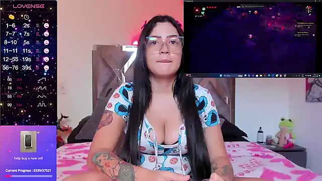 Snapshot of cutesarah_ chatting on December 10, 8:38 pm cutesarah  online show from December 10, 8:38 pm