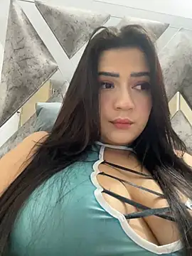 Snapshot of cutesarah_ chatting on January 20, 1:50 am cutesarah  online show from January 20, 1:50 am