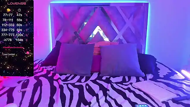 Snapshot of cutesarah_ chatting on March 21, 11:23 pm cutesarah  online show from March 21, 11:23 pm