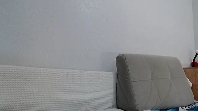 Snapshot of increible_della chatting on February 14, 7:44 pm increible della online show from February 14, 7:44 pm