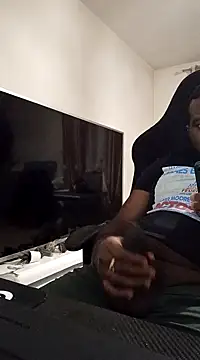 Snapshot of waakenda chatting on December 8, 10:03 pm waakenda online show from December 8, 10:03 pm