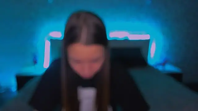 Snapshot of AlexaBarkley chatting on December 4, 3:15 am AlexaBarkley online show from December 4, 3:15 am