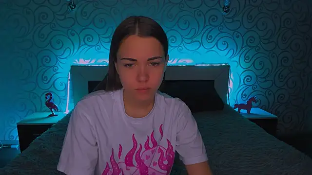 Snapshot of AlexaBarkley chatting on December 6, 3:19 am AlexaBarkley online show from December 6, 3:19 am