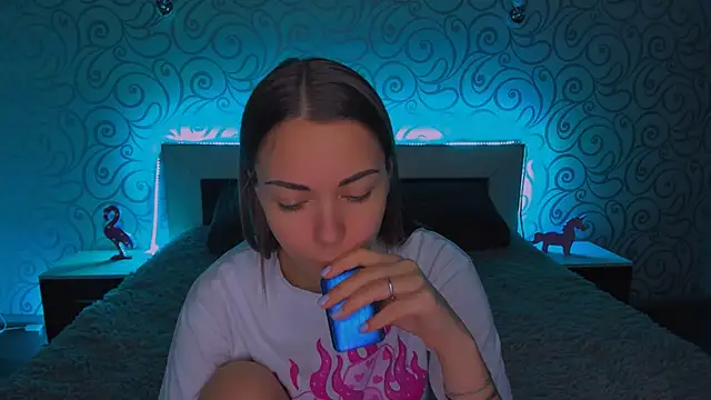 Snapshot of AlexaBarkley chatting on December 6, 6:26 am AlexaBarkley online show from December 6, 6:26 am