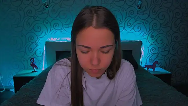 Snapshot of AlexaBarkley chatting on December 12, 3:21 am AlexaBarkley online show from December 12, 3:21 am