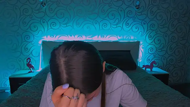 Snapshot of AlexaBarkley chatting on December 15, 6:18 am AlexaBarkley online show from December 15, 6:18 am