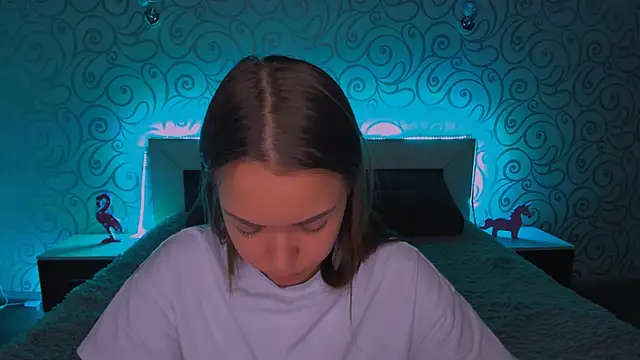 Snapshot of AlexaBarkley chatting on December 16, 3:19 am AlexaBarkley online show from December 16, 3:19 am