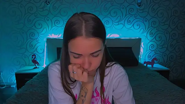 Snapshot of AlexaBarkley chatting on December 16, 6:21 am AlexaBarkley online show from December 16, 6:21 am