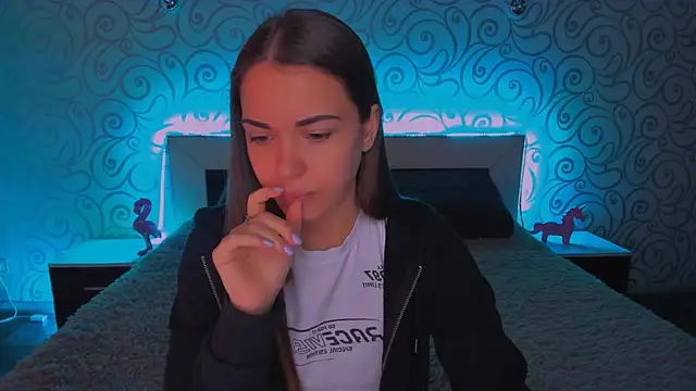 Snapshot of AlexaBarkley chatting on December 19, 3:18 am AlexaBarkley online show from December 19, 3:18 am