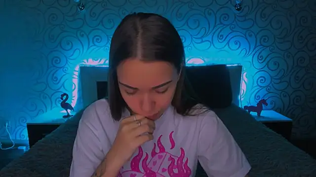 Snapshot of AlexaBarkley chatting on December 23, 3:18 am AlexaBarkley online show from December 23, 3:18 am