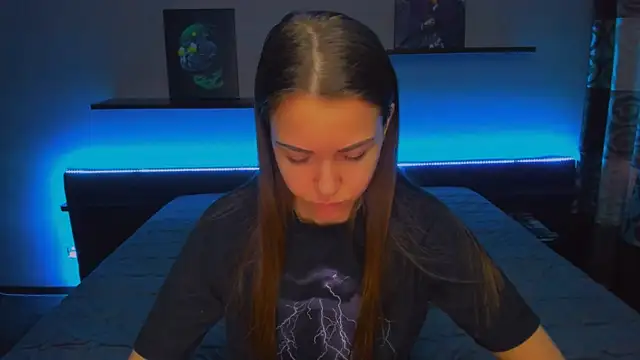 Snapshot of AlexaBarkley chatting on December 31, 3:01 am AlexaBarkley online show from December 31, 3:01 am