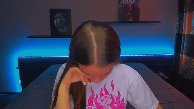 Snapshot of AlexaBarkley chatting on January 6, 3:20 am AlexaBarkley online show from January 6, 3:20 am