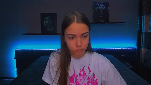 Snapshot of AlexaBarkley chatting on January 13, 3:45 am AlexaBarkley online show from January 13, 3:45 am