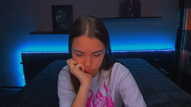 Snapshot of AlexaBarkley chatting on January 13, 6:49 am AlexaBarkley online show from January 13, 6:49 am